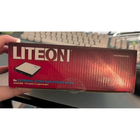 Liteon External Slim DVD/CD 8X Writer Model eNAU108 - Picture 9 of 9